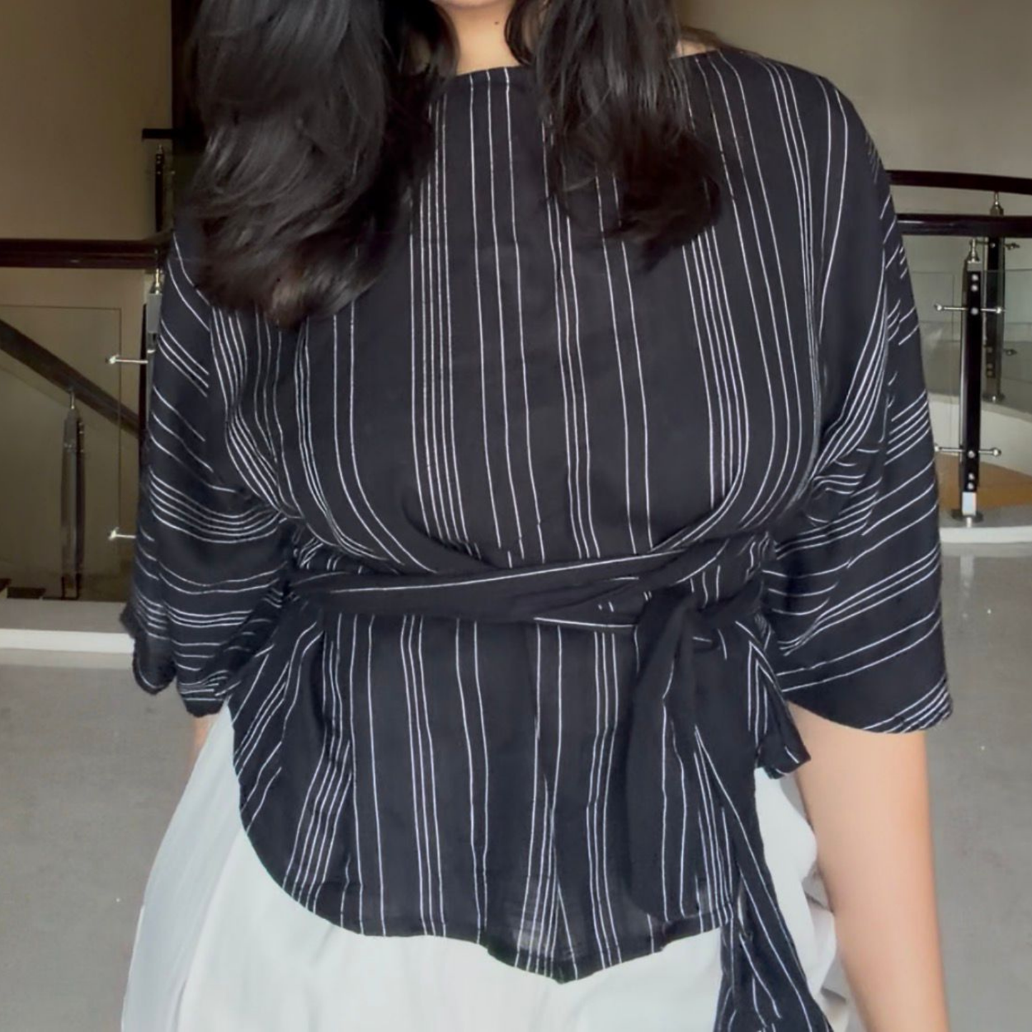 Bat wing sleeve top in black